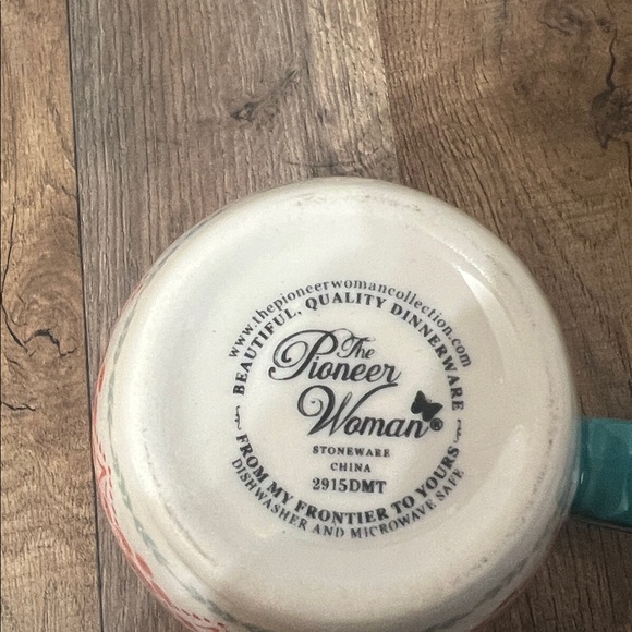 The Pioneer Woman large Red Floral Mug with Teal Handle - Picture 3 of 3